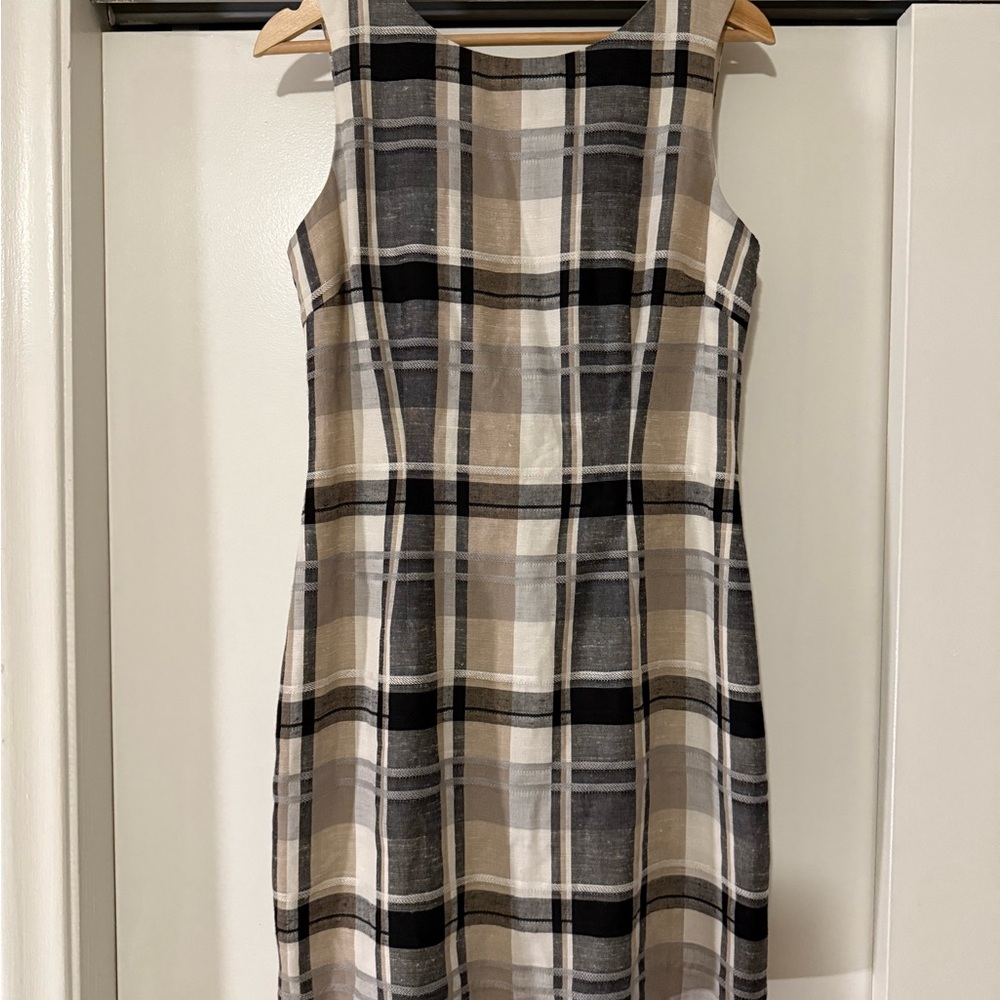 Sleeveless Plaid Sheath Dress in Beige and Black